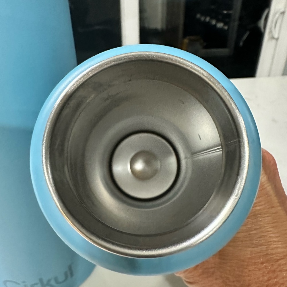 Stainless steel cirkul water bottle